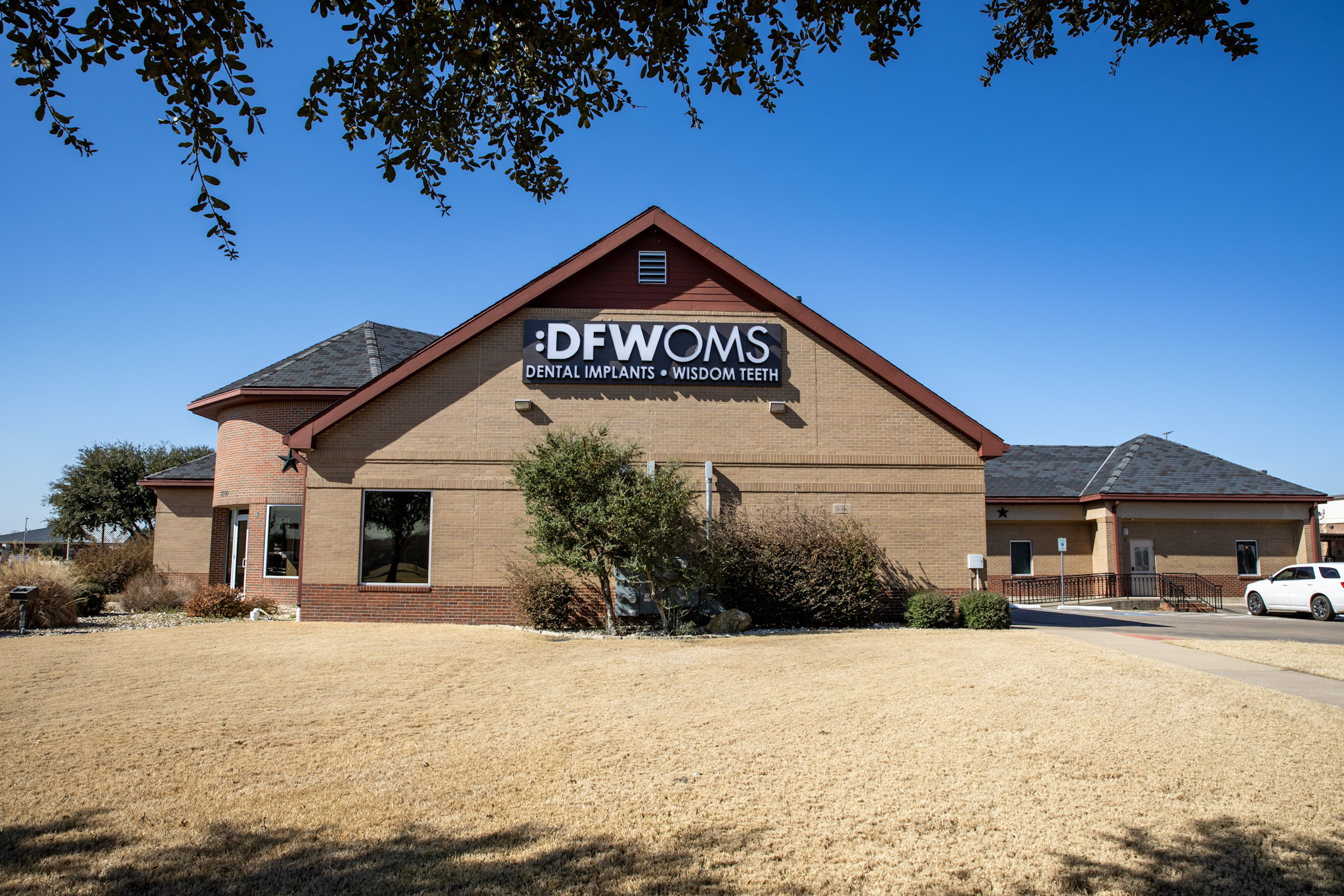 DFWOMS Ennis office — 2200 W. Ennis Blvd